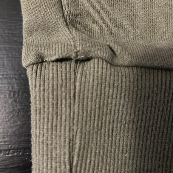 Fundamental Coast performance crop sweatshirt - Picture 5 of 5